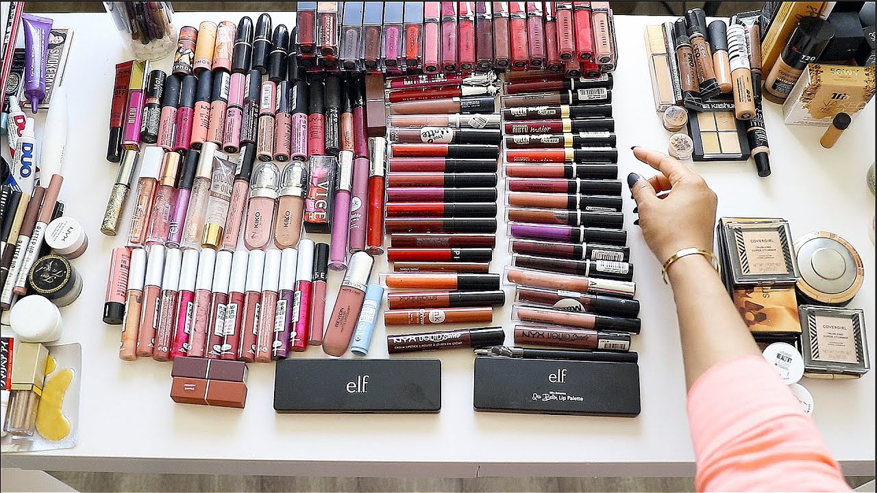 MINIMALISM | Throwing Away ALL My Makeup!