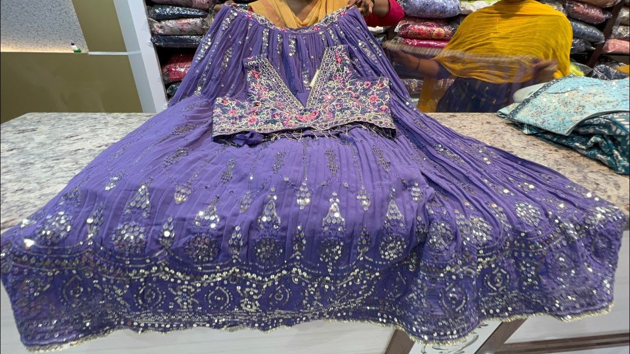 అదిరిపోయే కలెక్షన్Most trending partywear & bridal lehangas for photoshoots