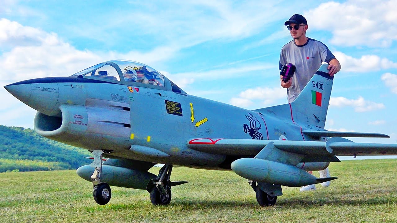 GIANT 49KG FIAT G-91 SCALE 1:2,7 RC TURBINE JET FLIGHT DEMONSTRATION
