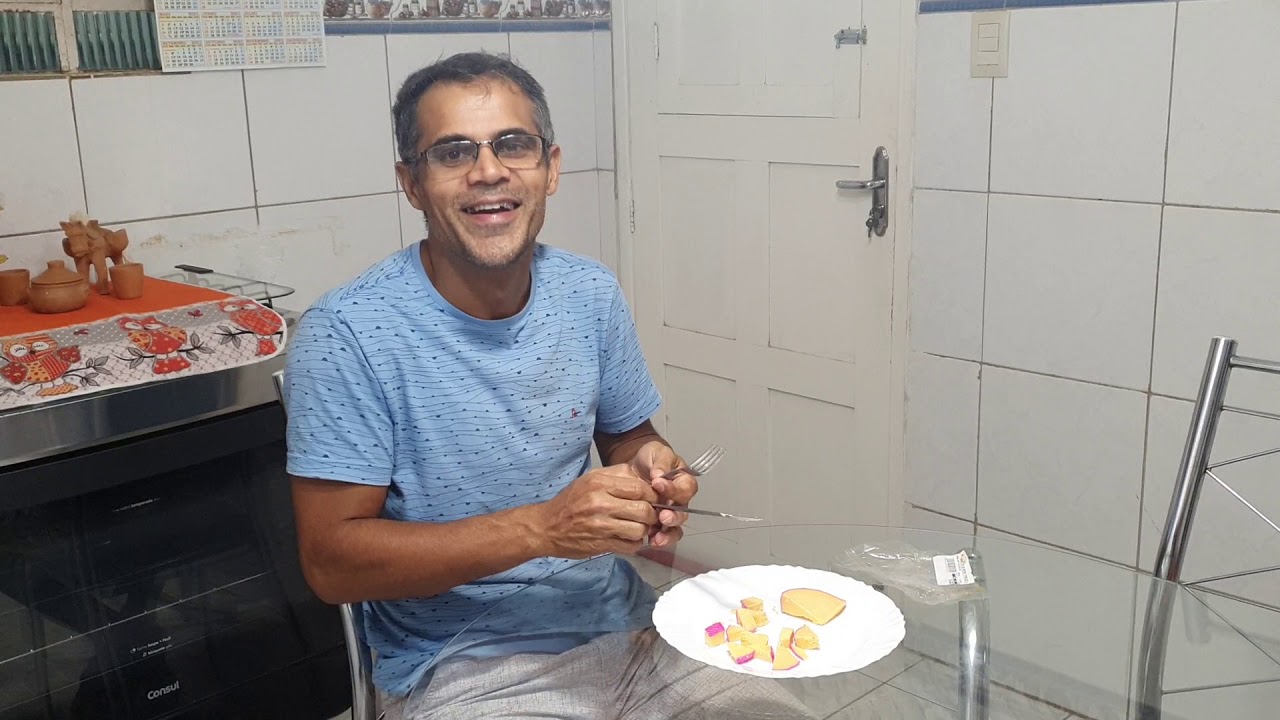 Provando Queijo do Reino pela primeira vez
