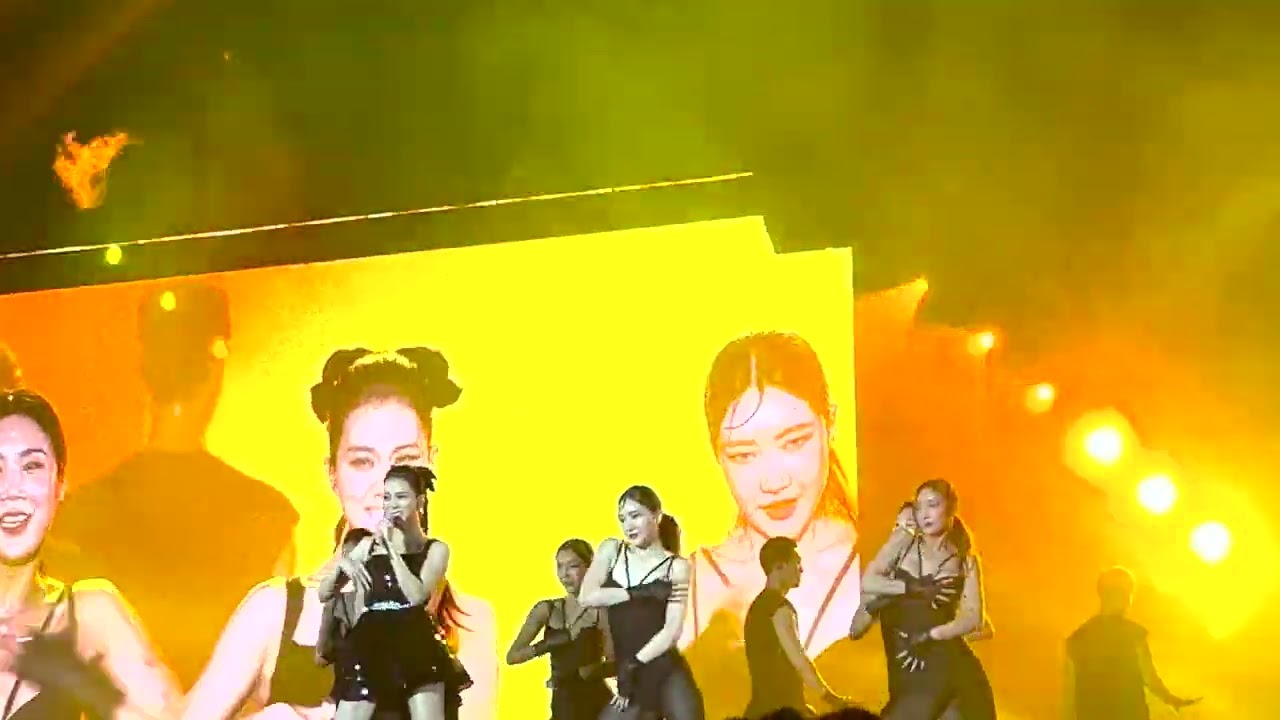 BLACKPINK 지수 (JISOO) SOLO “LIAR” Malaysia Kuala Lumpur BORNPINK 04032023 4K 60P
