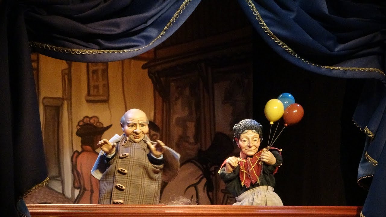 Première van de poppenkast voorstelling in de Efteling 19.4.2023