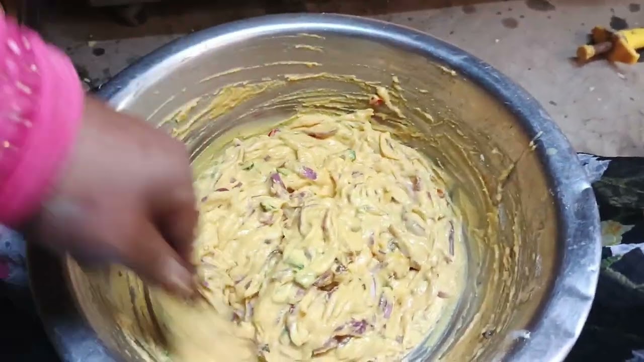 मोनिका जी होली के दिन बनाई ढेर सारा पकवान वीडियो को पूरा देखिएगा