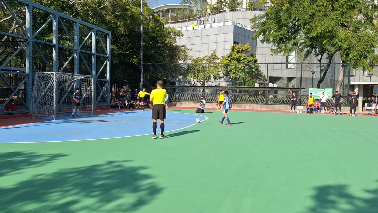 2025-12-09 小學校際五人足球比賽 季軍賽 惠校(藍) vs 伊小(橙) 互射點球決勝 (3:1)