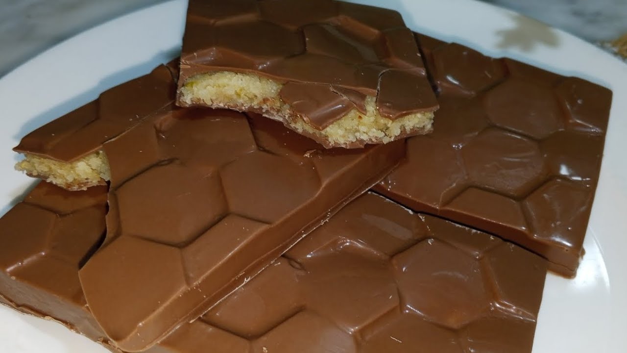 شوكولاطة الجزائرية 🇩🇿🍫🇩🇿 بحشوة مقروط اللوز لي راهي ترند هاد اليامات #شكولاطة #جزائرية #مقروط_اللوز .