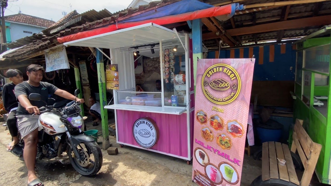 Menikmati Aneka Risol di Golden Risol Mbak Siska Timur Tugu Krajan Kalipare