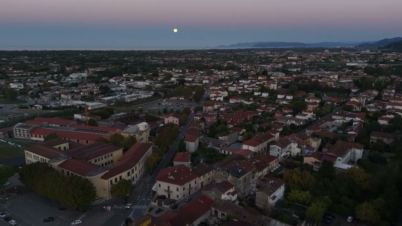 “Pietrasanta all’alba in autunno | Drone DJI Mini 4 Pro 4K  HDR