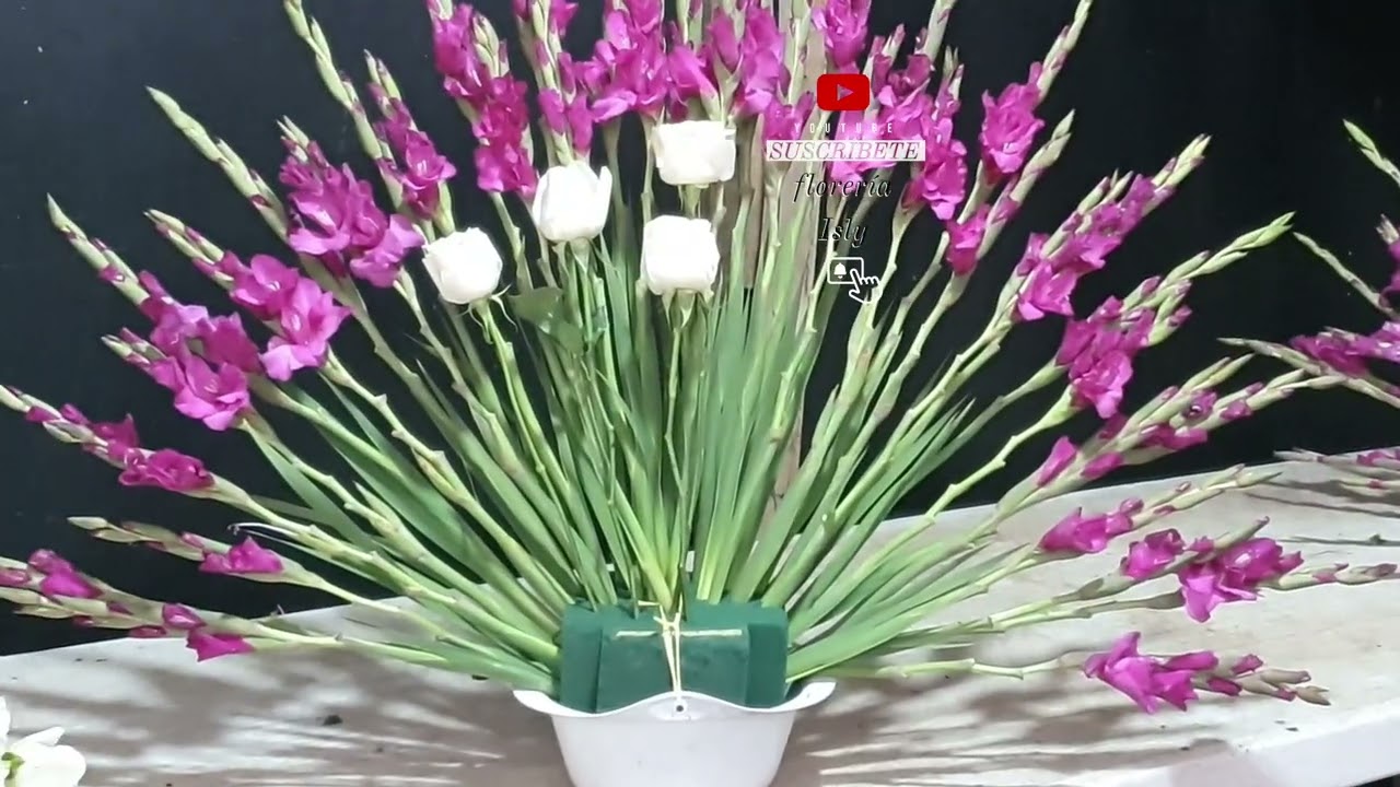 arreglos con gladiolas y rosas 🌹 💕