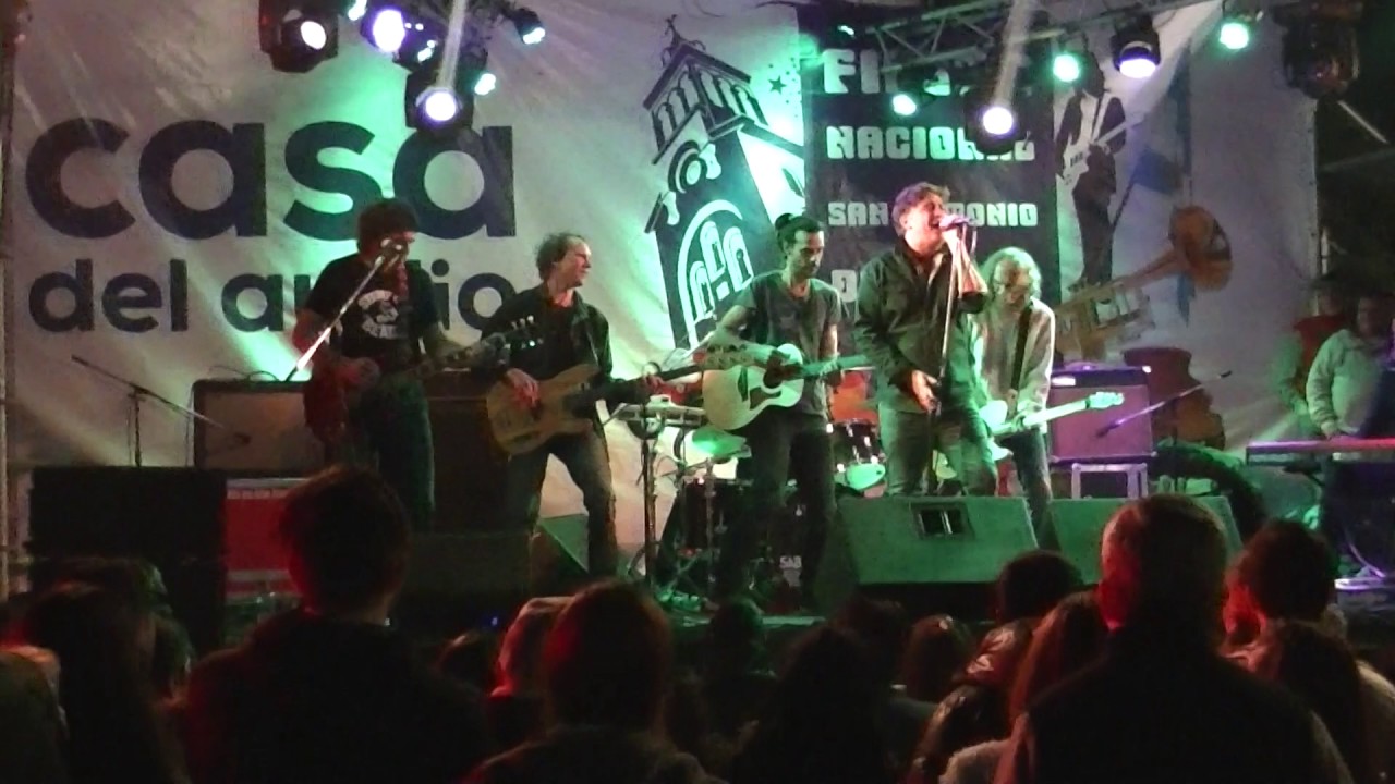 DEMENTE CARACOL | ella es tan cargosa | COVER | I saw  her standing there | Fiesta padua | 2017