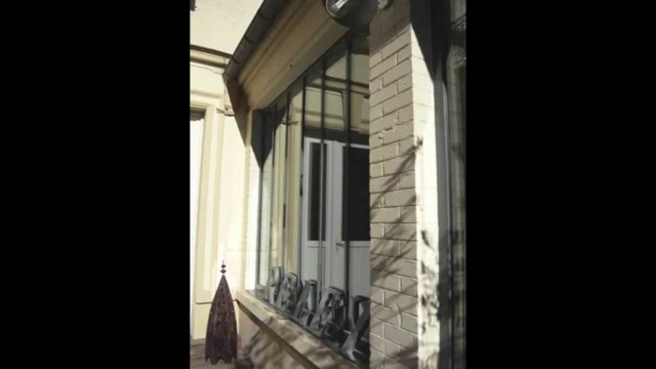 Terrasse de café - devanture de boutique