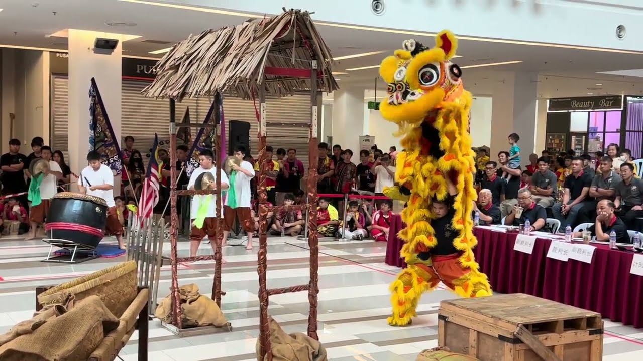 《马来西亚》槟城大山脚鱼池区忠华龙狮团@ 2023年皇后广场杯之国际传统南狮争霸赛 1/July/2023, Johor Bahru