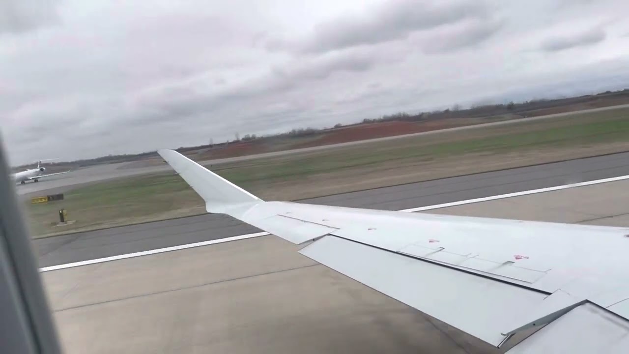 Probably the best CRJ-900 takeoff sound you will ever hear!!