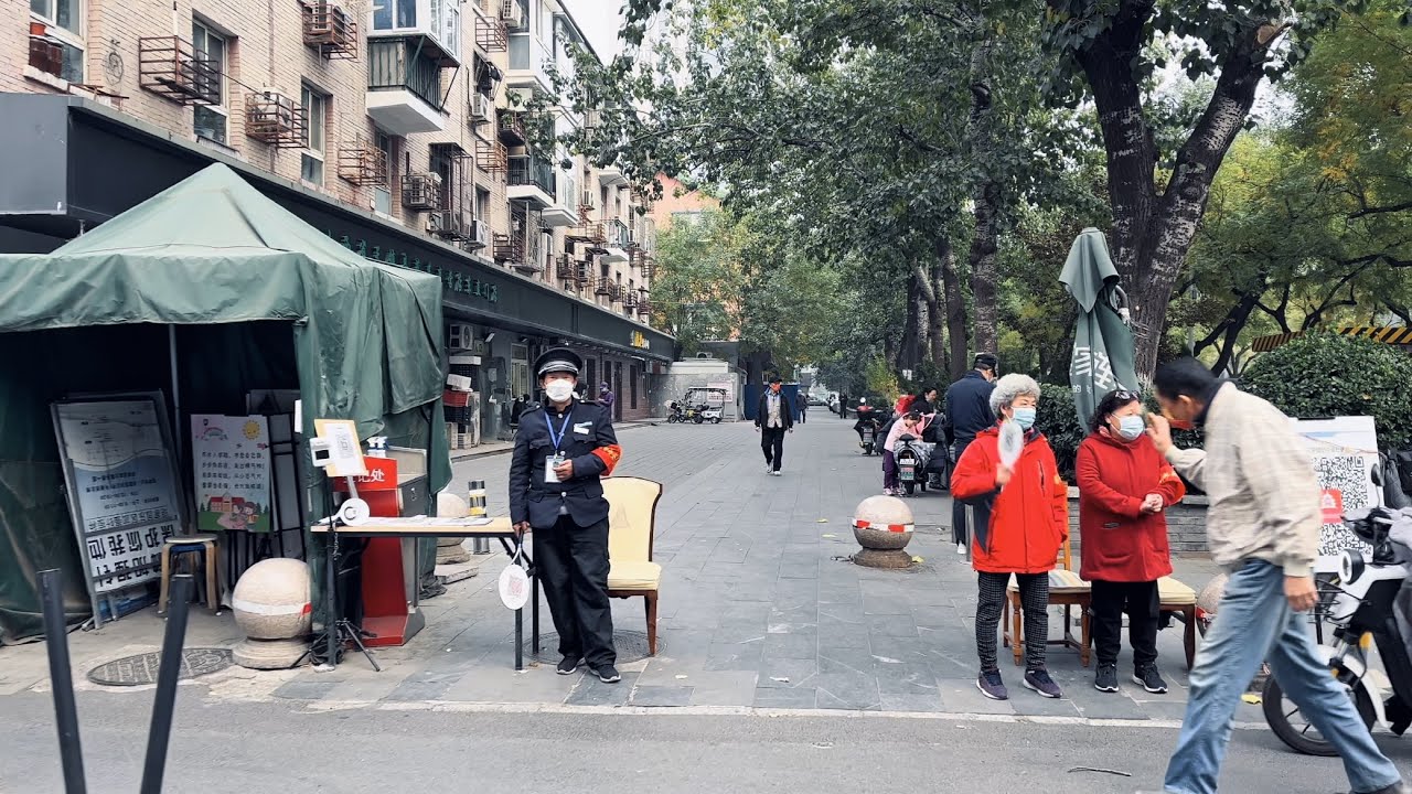 Beijing Walking,Walking from Dongzhimen to Sanlitun【4K HDR】