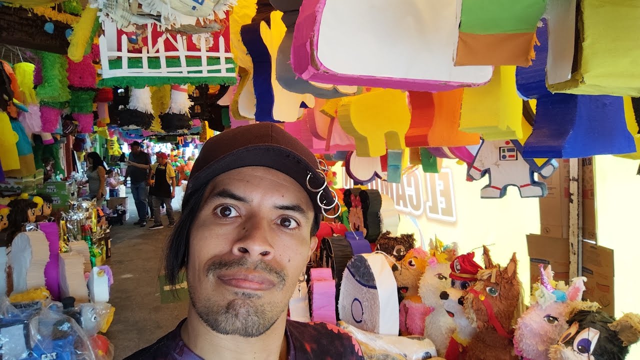 un mundo entre piñatas, dulces y juguetes. la zona piñatera de Guadalajara 🍭🍬🍫