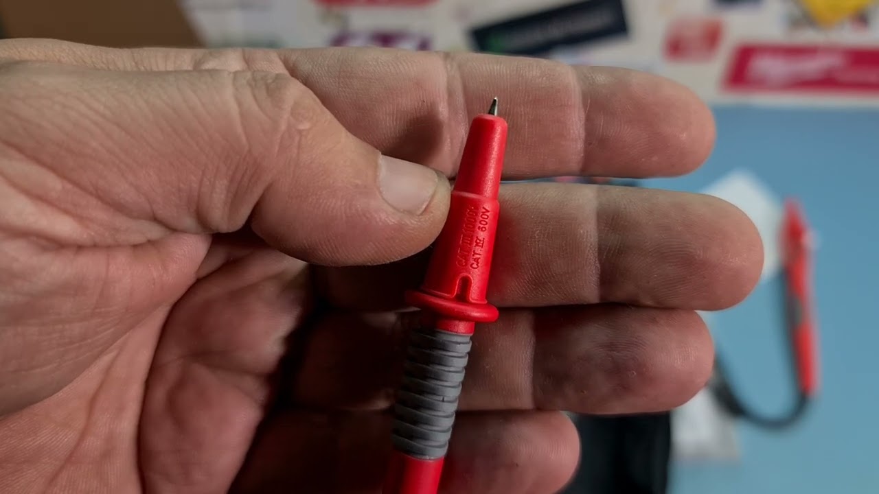 Tester pentru masurarea rezistentei de izolatie Benning IT 101