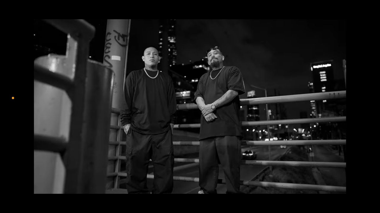 A LA VUELTA DE LA ESQUINA//MICKEY OJO ROJO Sg ft YUSAK Sg