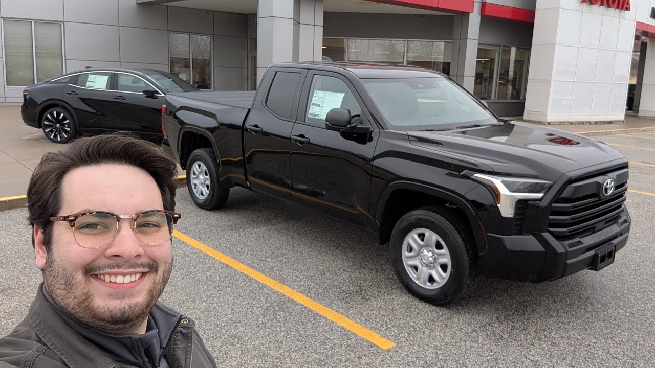 2025 Toyota Tundra SR in Midnight Black Metallic