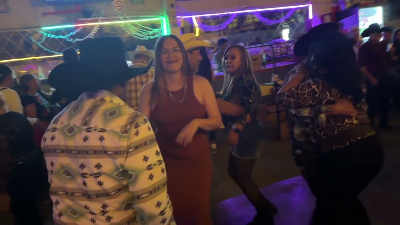 BAILANDO CON SELENE EN FIESTA NORTEÑA 