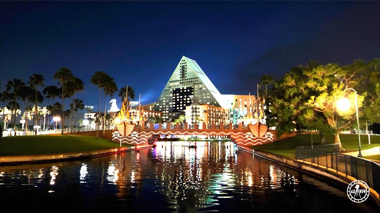 Walkway To Disney's Boardwalk & Disney's Hollywood Studios at Night in 4K | Walt Disney World 2021