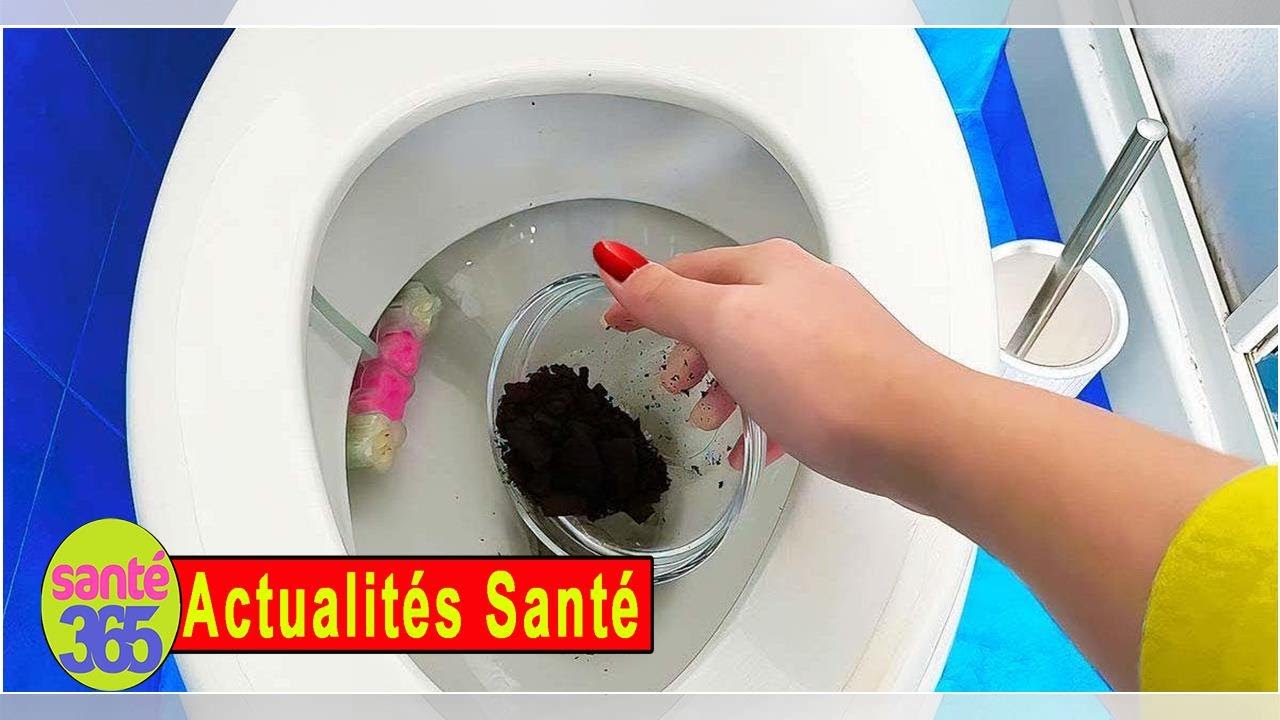 Jetez le marc de café dans les toilettes : ce qui se passe la nuit est totalement inattendu