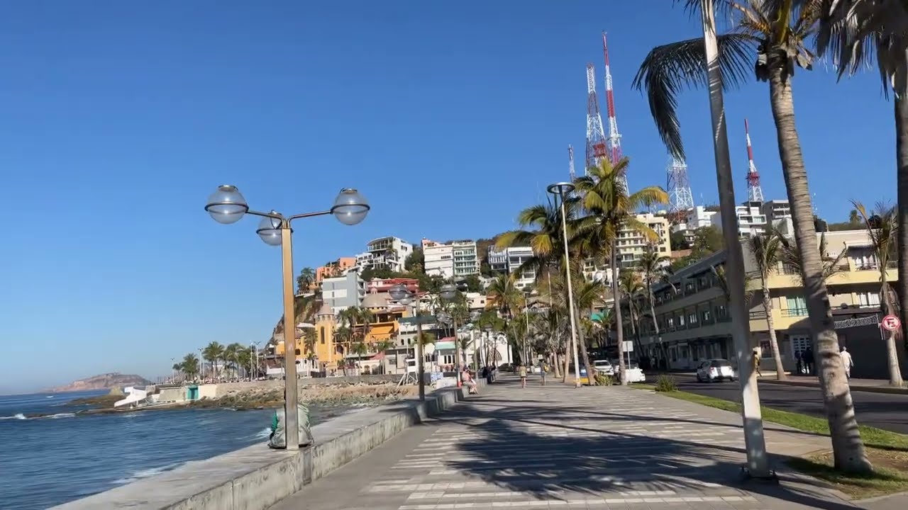 Malec&oacute;n de Mazatl&aacute;n Olas Altas  2022