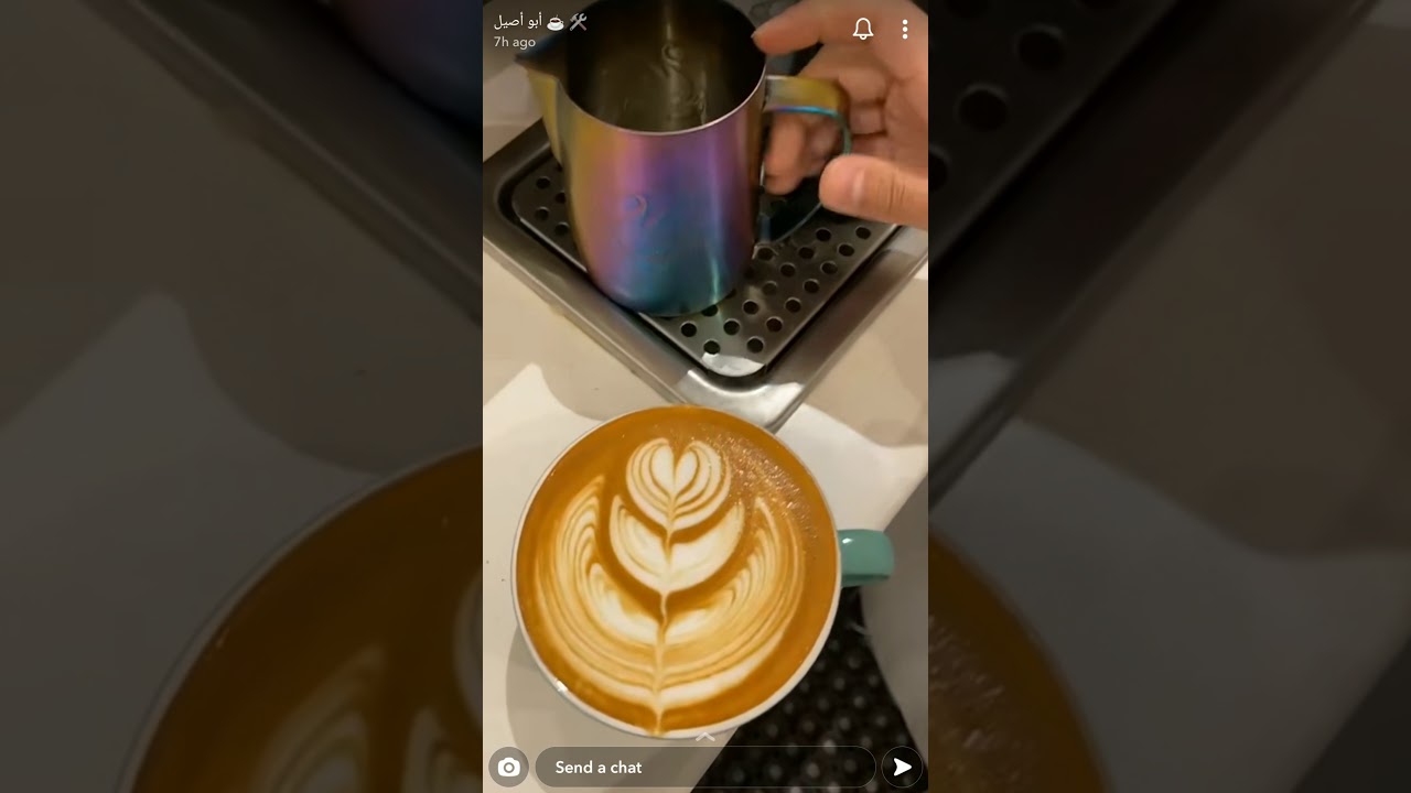 تطبيق اساسيات الرسم على الكوب (لاتيه ارت) بين عمار وأبو اصيل