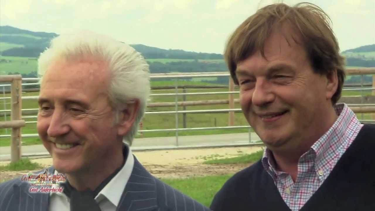 Animal lover Tony Christie visits Aiderbichler sanctuary