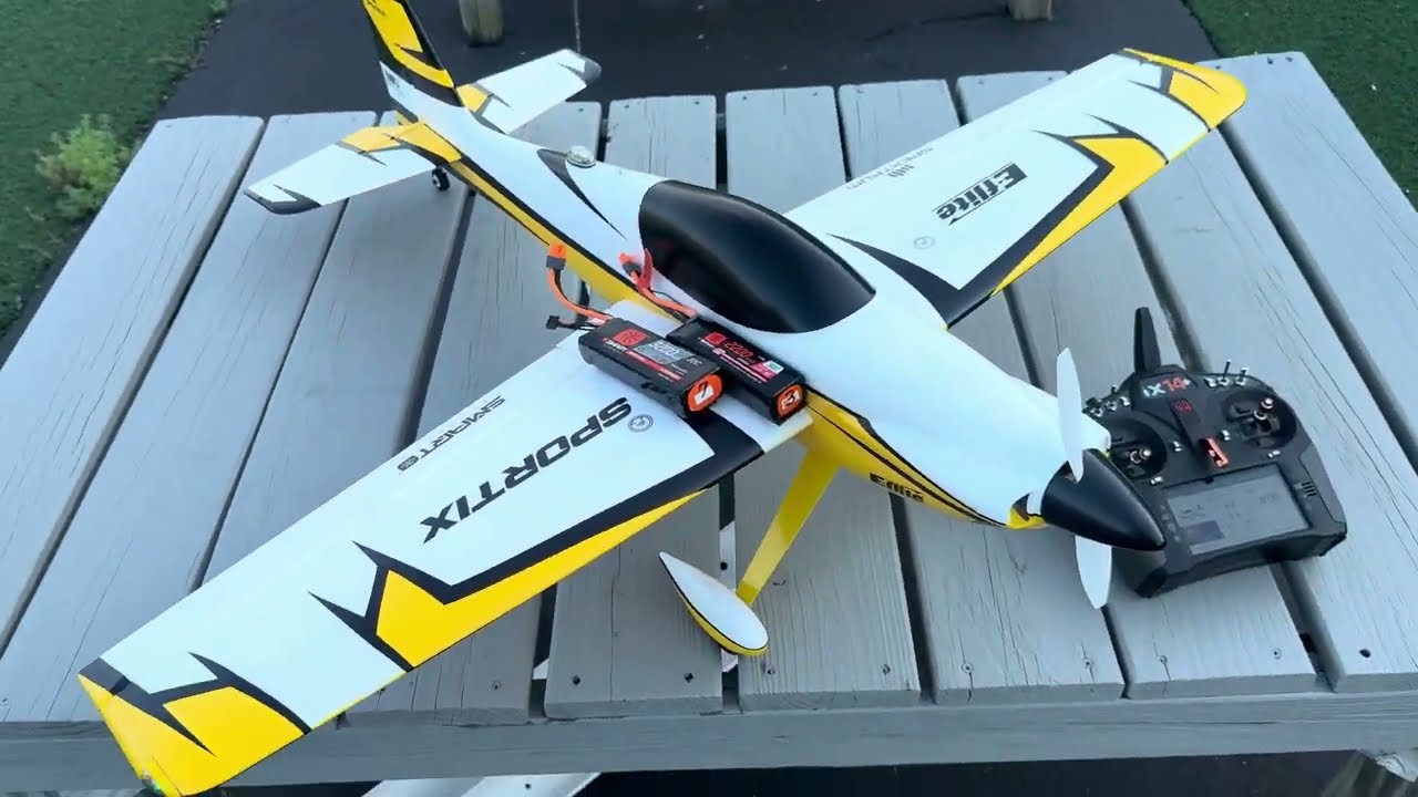 Обзор и полет E-flite Sportix 1.1m