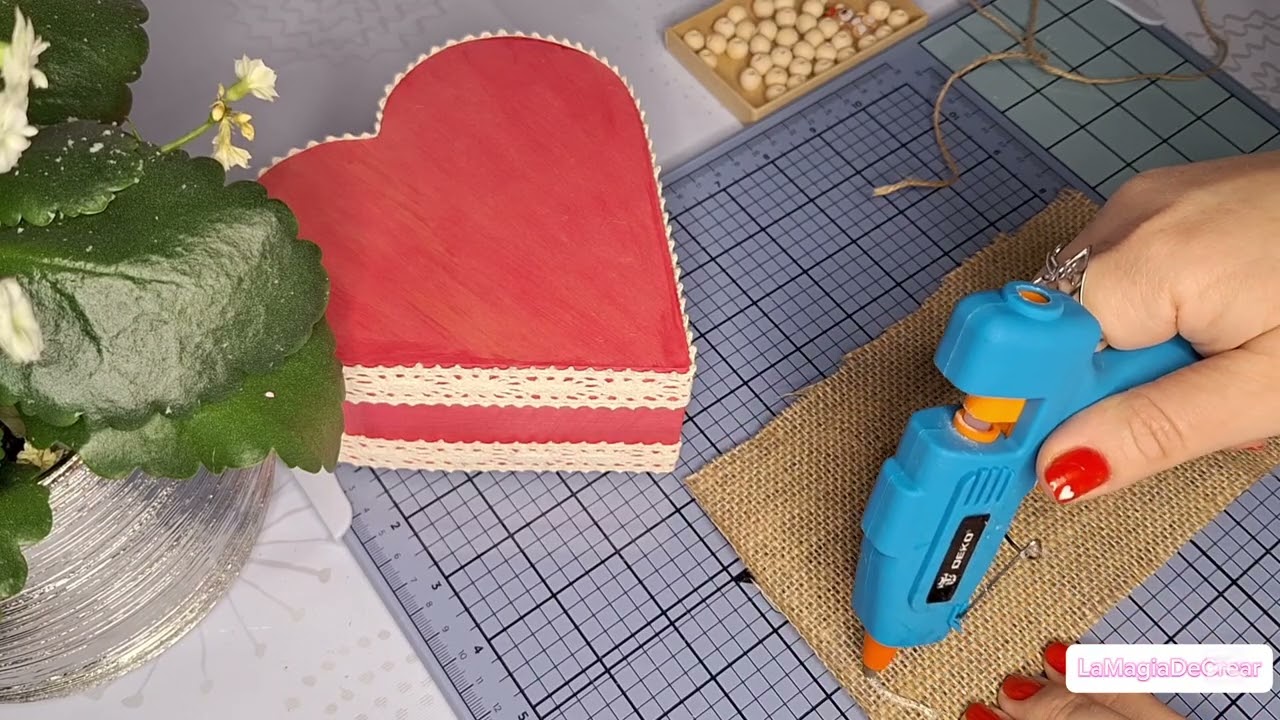 Cómo decorar una caja de madera paso a paso | Manualidad fácil comprada en Action