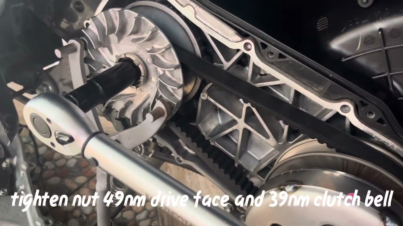 Yamaha Fazzio | CVT or Panggilid cleaning and regrease#yamahafazzio125 #yamahaphilippines #yamaha 