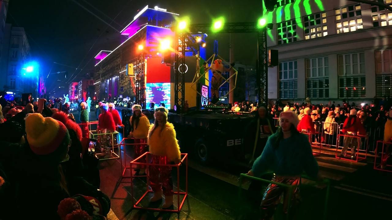 100. urodziny Gdyni. Relacja z multimedialnego widowiska, które odbyło się  10.02 na ul. 10 lutego.