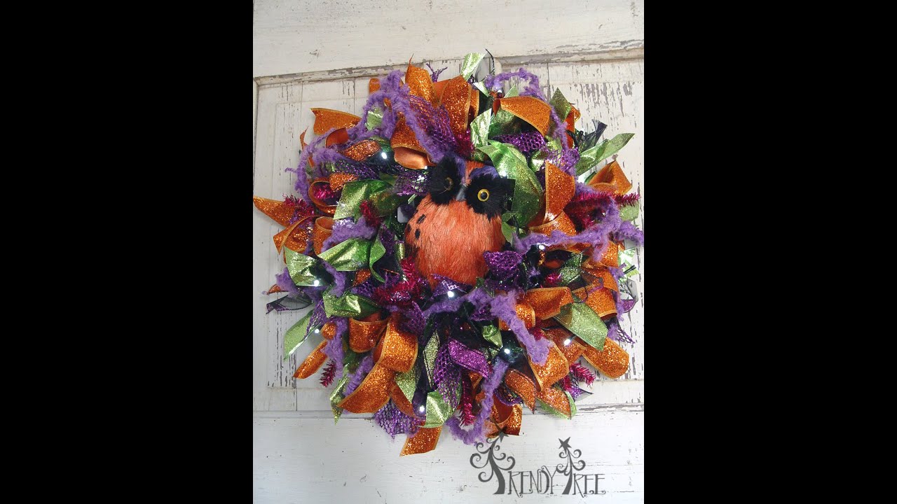 Halloween Ribbon Wreath Tutorial by Trendy Tree
