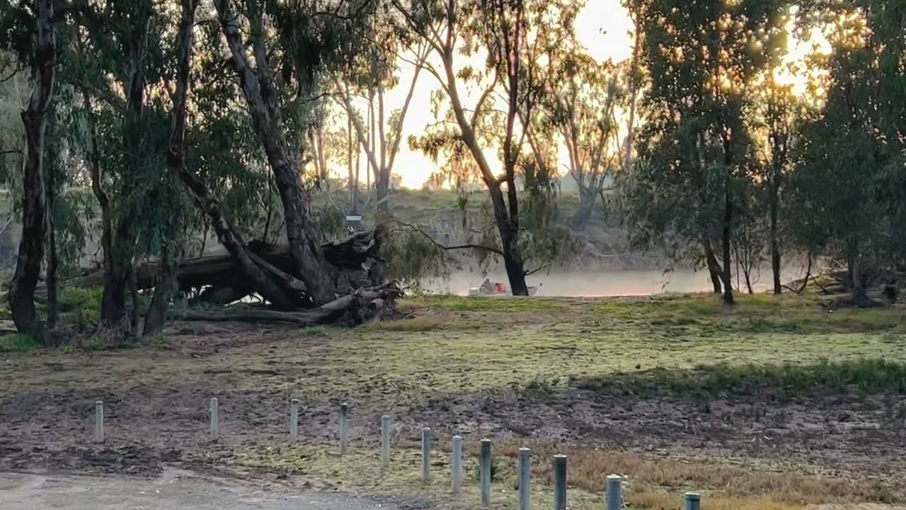 FREE CAMPING SITE IN WAGGA WAGGA, NSW,BEAUTY & SORROUNDINGS OF WIRADJURI RESERVE & GOBBA BEACH