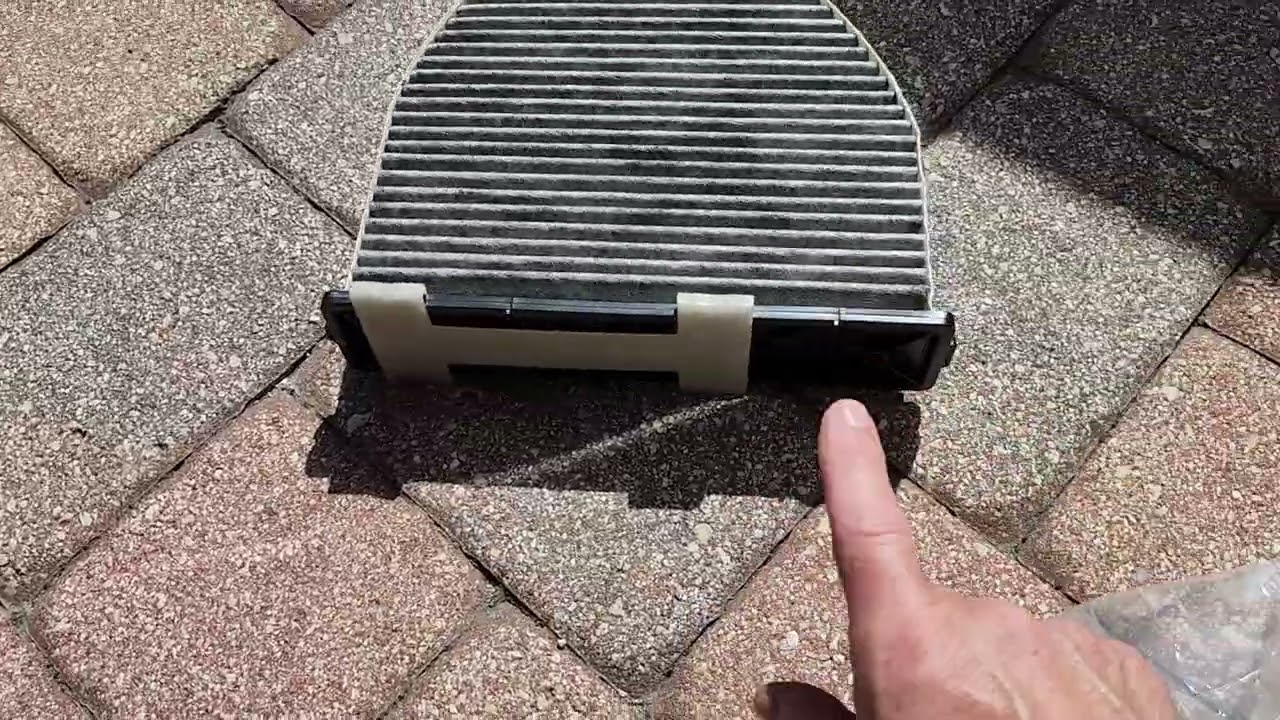 Aston Martin DB11 Cabin Airfilter Replacement