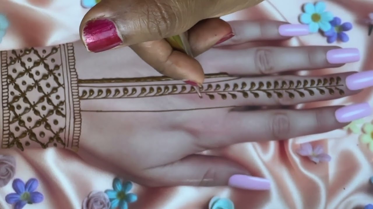 Elegant Floral Mehndi Design for Back Hand | Simple & Stylish Henna Art 🌿