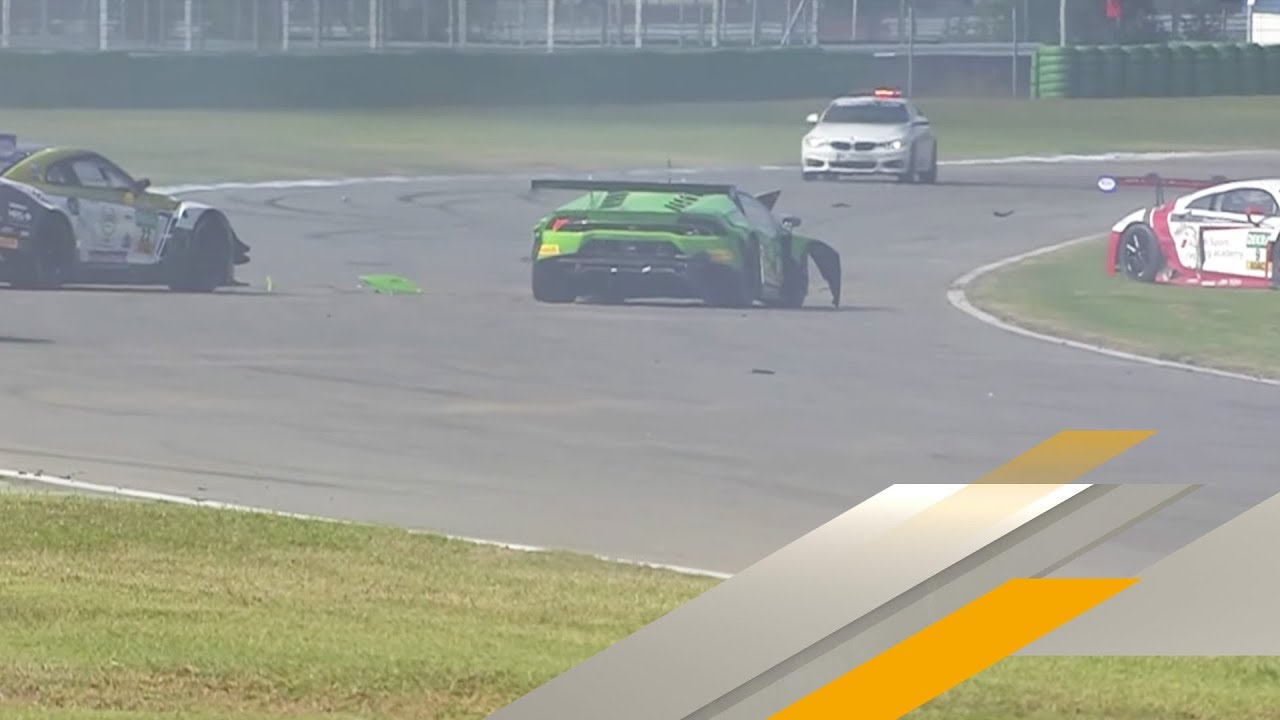 B&ouml;ser Crash! Tr&uuml;mmerhaufen am Hockenheimring | ADAC GT Masters 2017