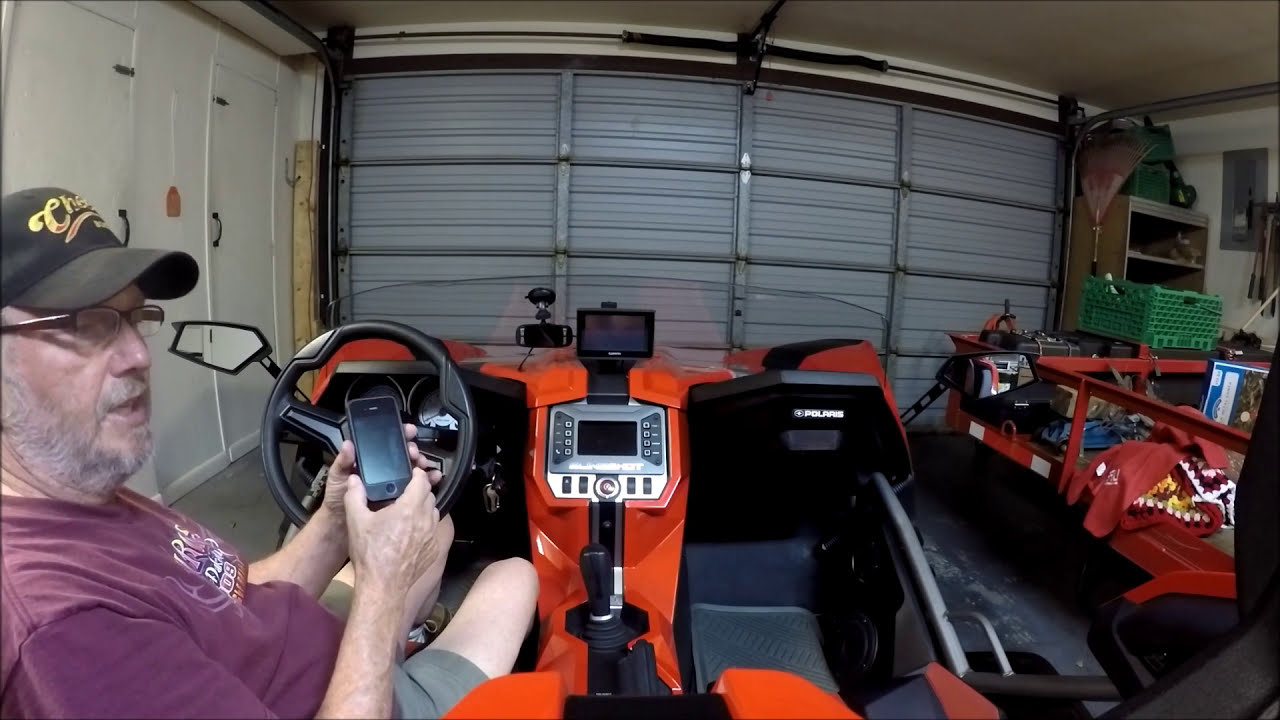 Polaris Slingshot и Bluetooth для вашего iPhone для прослушивания музыки