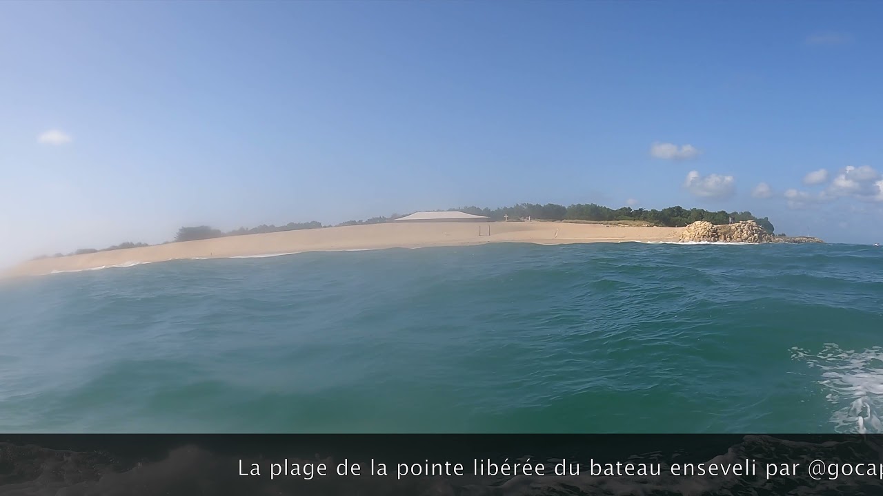 Le bateau enseveli de la pointe du Cap Ferret enfin sorti Cap Ferret