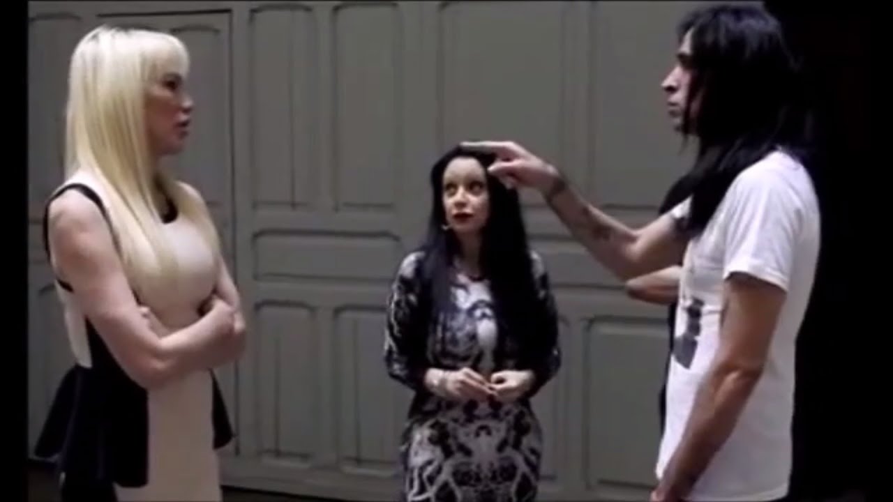 Alaska y Mario - En La Fresh Gallery