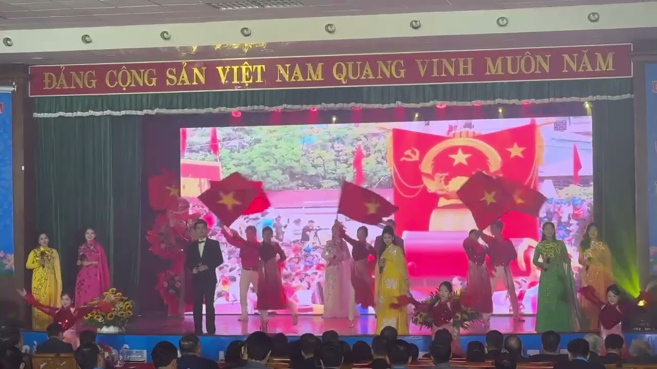 Việt Nam tiến bước tương lai 
