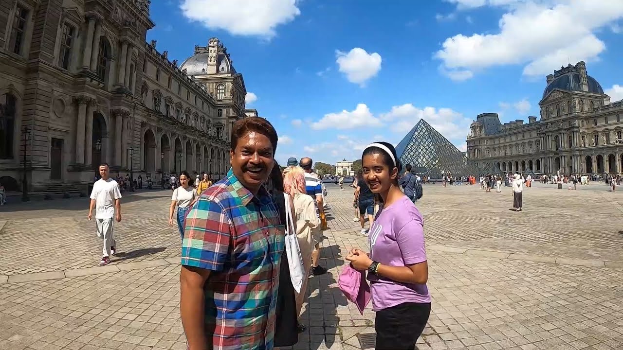 Long Queues for Louvre Museum in Paris