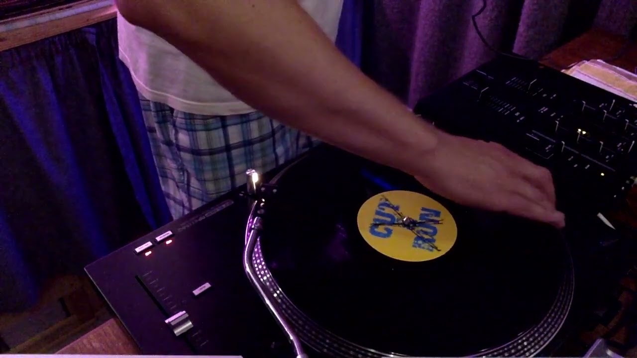 How to Turntable - Beatmatch mix vinyl tutorial for beginners