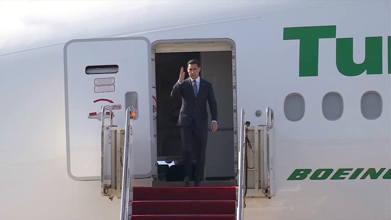 Turkmen president arrives in Xi'an for China-Central Asia Summit