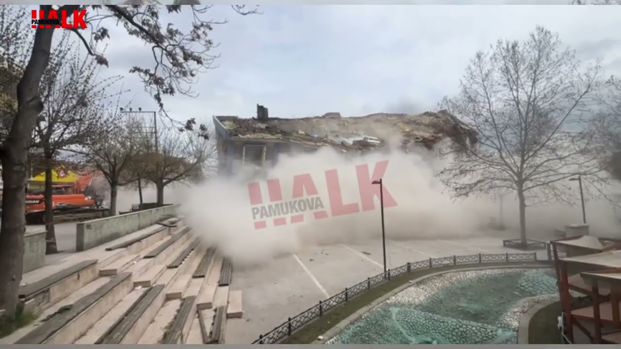 PAMUKOVA&rsquo;DA TARİHİ YAPIYA VEDA: BELEDİYE İŞ HANI YIKILDI
