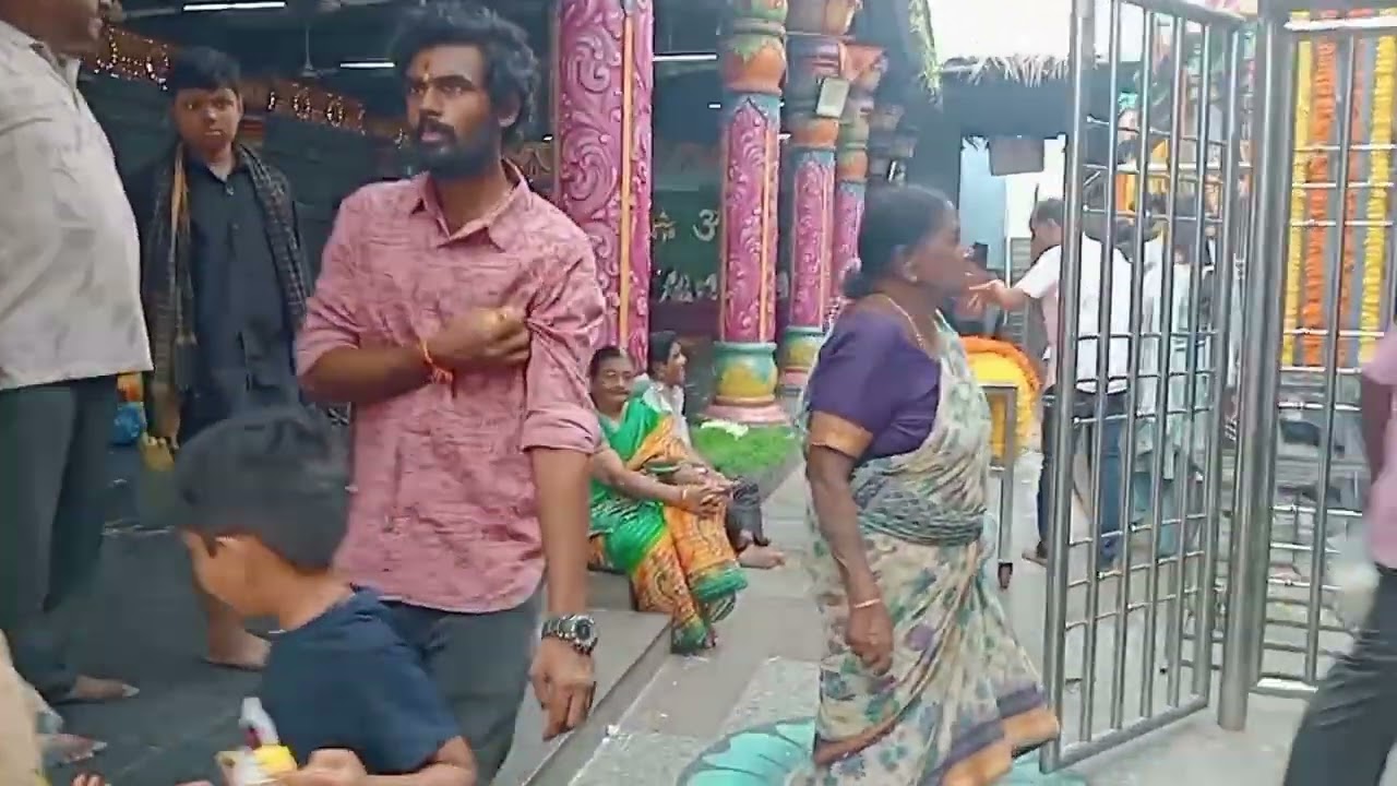 రేపేమహాశివరాత్రి.మహాశివరాత్రిసందర్భంగా భీమవరంలోవెలసినసోమేశ్వరస్వామిఆలయం ముస్తాబుప్రాంగణంలోనిదేవుళ్ళు