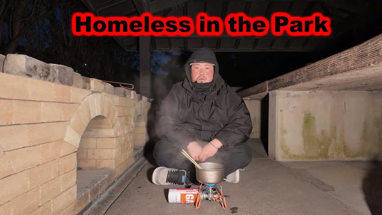 A Homeless Day in Japan&rsquo;s Quiet Park