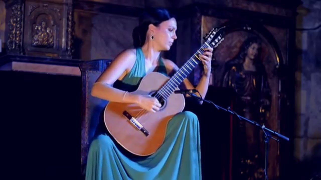 Ekaterina Záytseva performs 