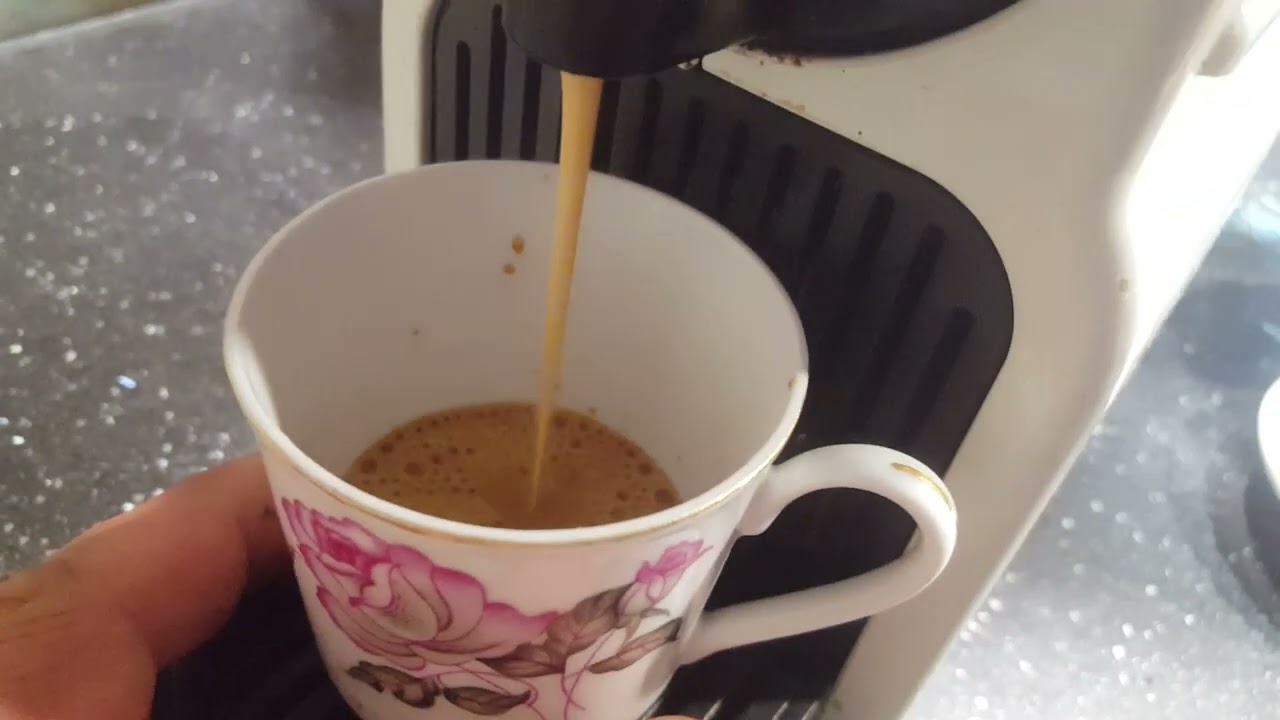 express nespresso kapsułkowy jak używać i jak podgrzać filiżankę