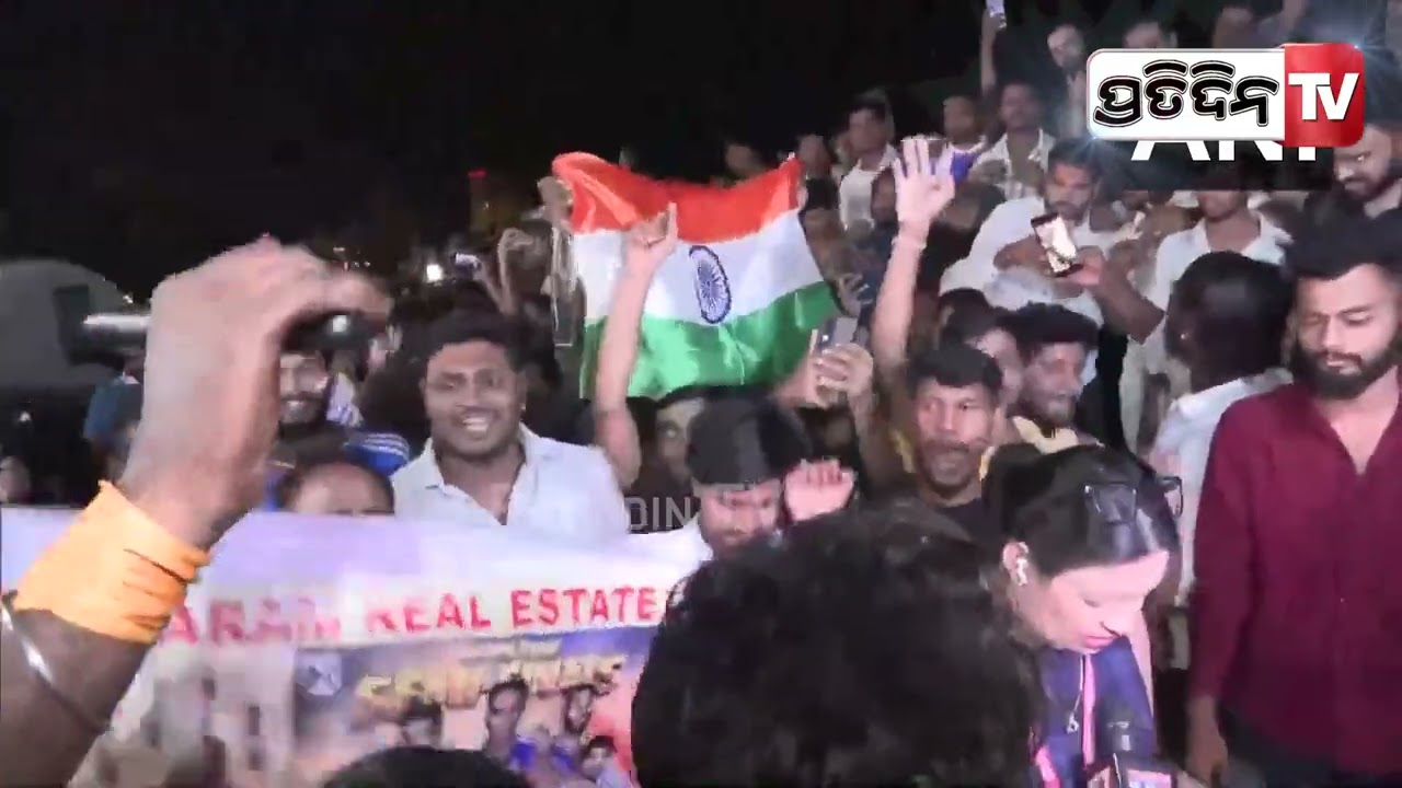 ବିଶ୍ୱକପ ଫାଇନାଲ୍ ରେ ଟିମ୍ ଇଣ୍ଡିଆ । india beat England by 7 runs in T20 World Cup semifinal.