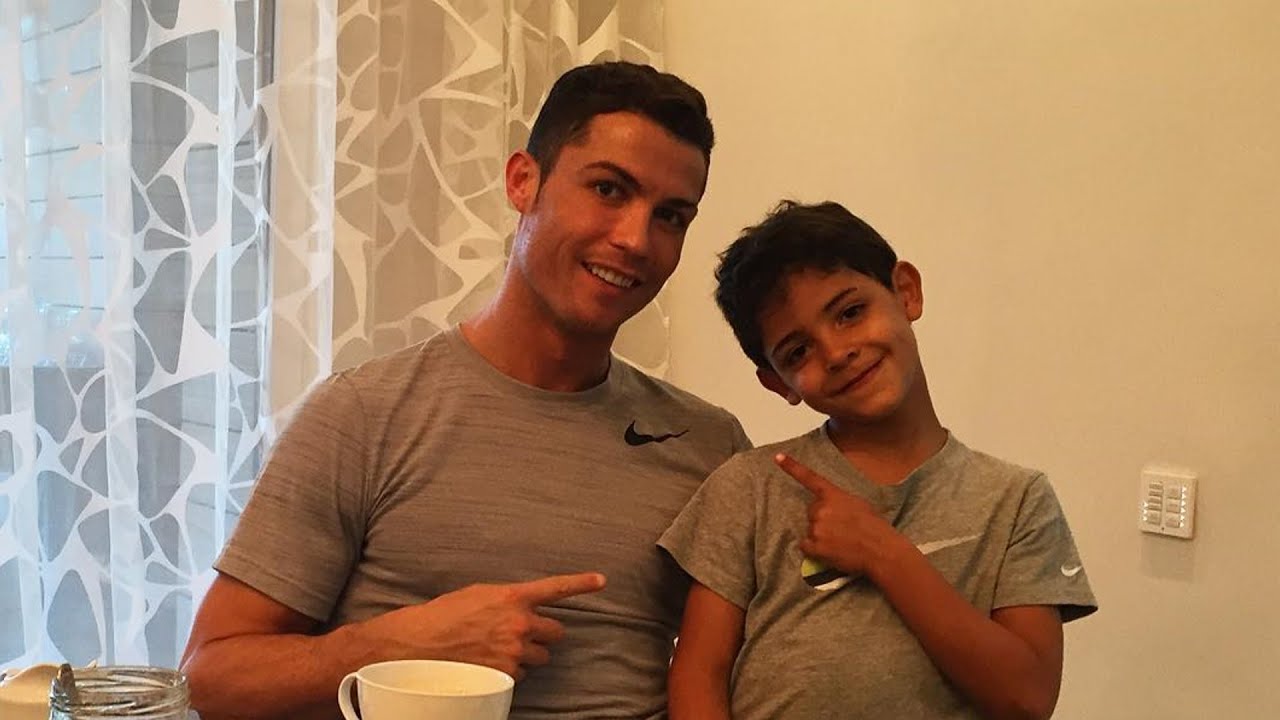 Cristiano Ronaldo ● Beautiful moments with his family ● Great Father ● Cute son ● CR JR